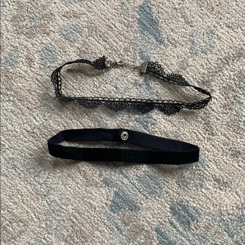 2 chokers - Picture 2 of 3